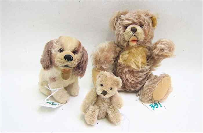 Appraisal: THREE SMALL MOHAIR TOY ANIMALS Steiff Zotty Teddy Bear no