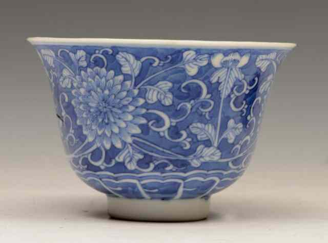 Appraisal: A CHINESE BLUE AND WHITE PORCELAIN SMALL BOWL the exterior