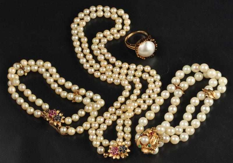 Appraisal: Cultured Pearl Set Description Includes one necklace two bracelets and