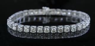 Appraisal: k white gold diamond straight line tennis bracelet set with