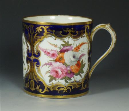 Appraisal: An early th century English porcelain mug Probably Coalport of