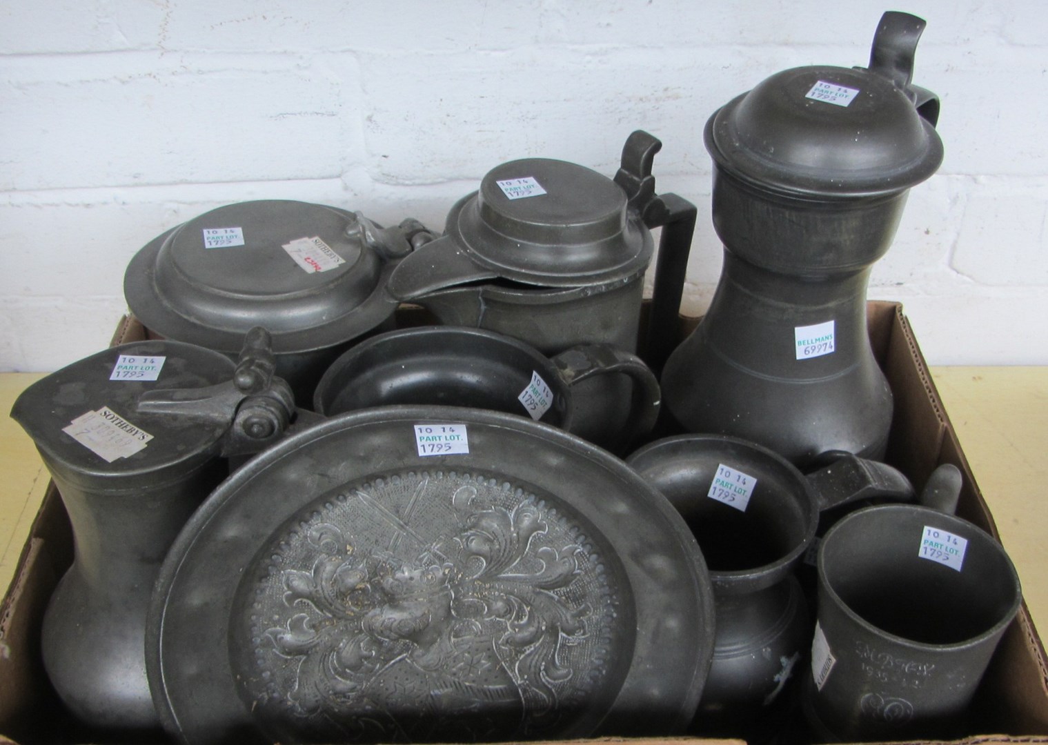 Appraisal: A quantity of pewter wares mainly th and th century