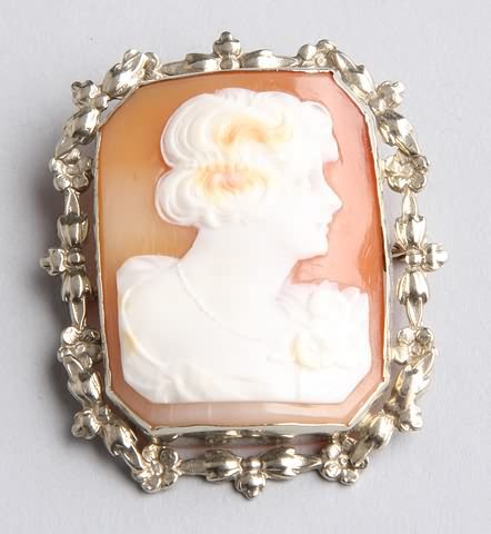 Appraisal: KW gold shell cameo pin and pendant Tested K S