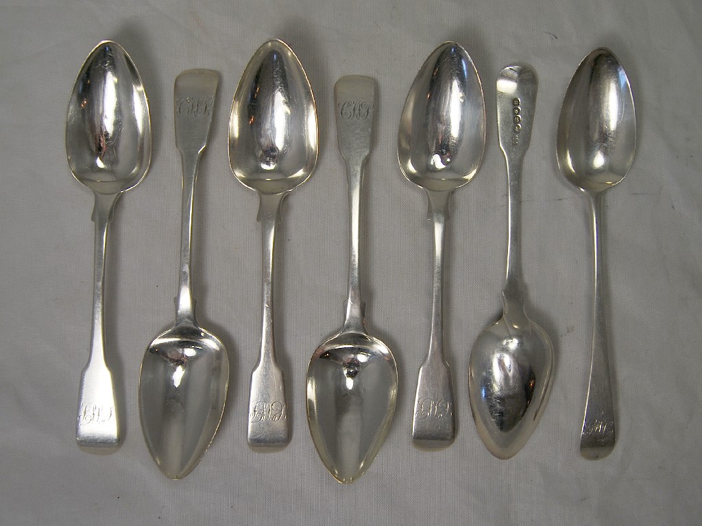 Appraisal: Half dozen Georgian silver fiddle pattern dessert spoons London maker