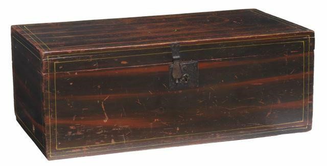 Appraisal: American pine document box New England th c dovetailed case