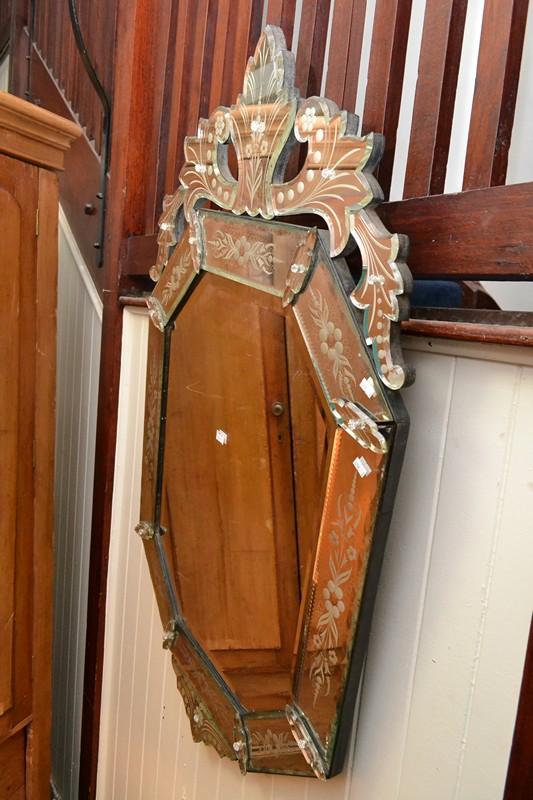 Appraisal: A QUALITY VENETIAN MIRROR A QUALITY VENETIAN MIRROR