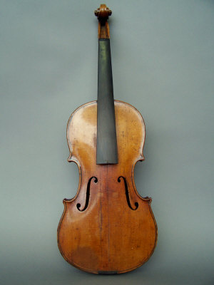 Appraisal: A size Violin th century bearing label 'Carlo Bergonzi' One