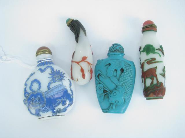 Appraisal: Four Chinese snuff bottles three glass including one horn type