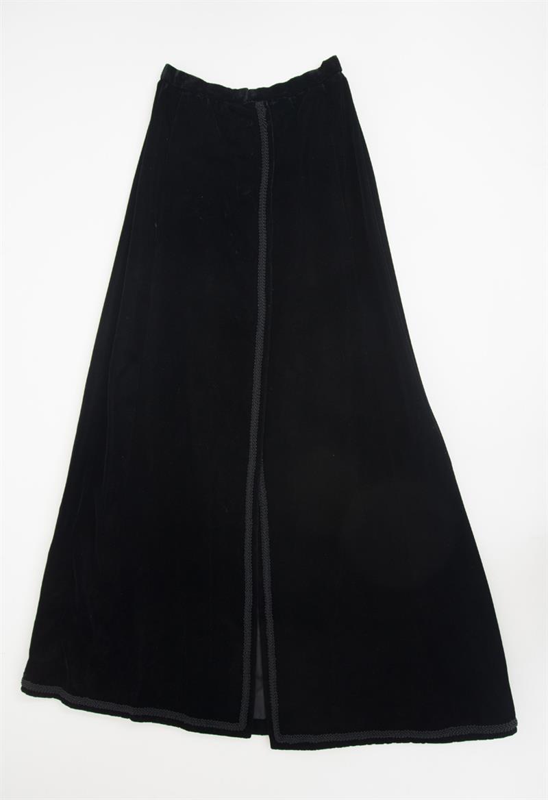 Appraisal: GIVENCHY BLACK VELVET EVENING SKIRT Waist measures in Property of