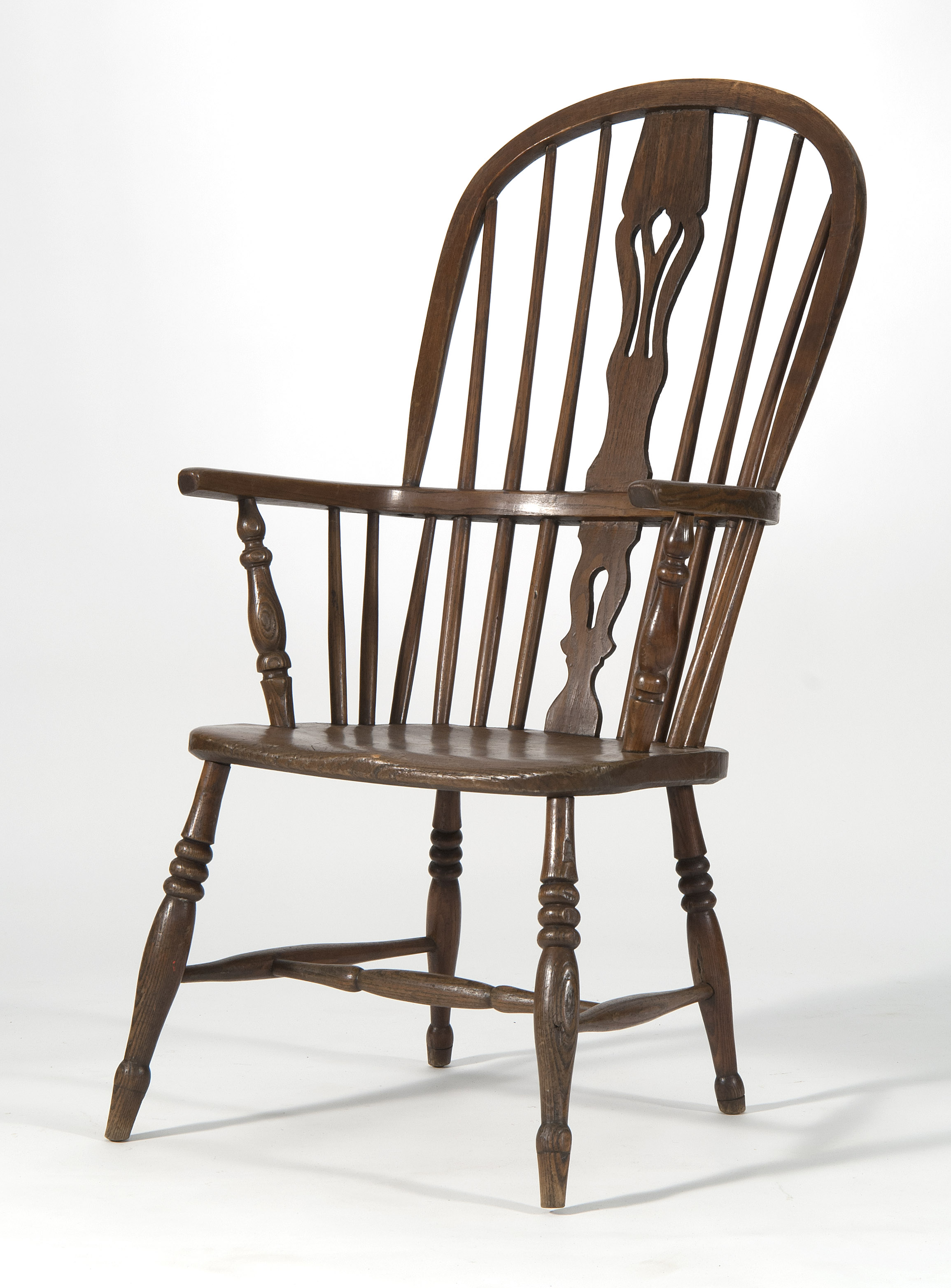 Appraisal: ANTIQUE ENGLISH BOWBACK WINDSOR ARMCHAIR th CenturyIn select figured elm