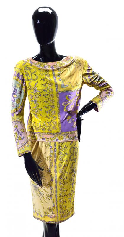 Appraisal: A 'S PUCCI ENSEMBLE Silk jersey boat necked long sleeve