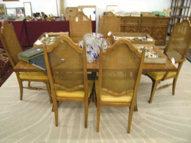 Appraisal: Thomasville Table with Chairs leaf pads