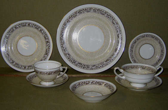 Appraisal: ROYAL DOULTON PORCELAIN DINNER SERVICE Sandringham pattern a set for