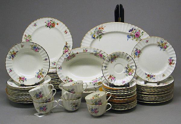 Appraisal: A Royal Worcester porcelain dinner service in the 'Roanoke' pattern