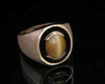 Appraisal: A Gentlemen's Gold Tiger Eye Ring k brushed yellow gold