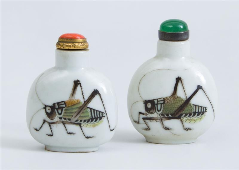 Appraisal: TWO SIMILAR CHINESE PORCELAIN PILGRIM BOTTLE-FORM SNUFF BOTTLES AND STOPPERS