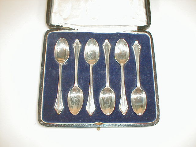 Appraisal: A set of six George V silver coffee spoons London