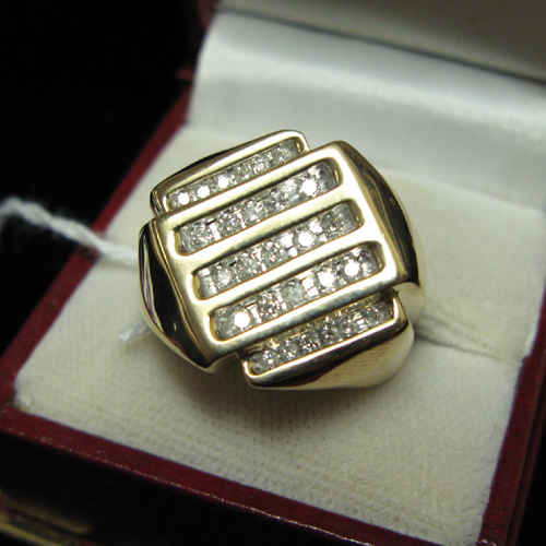 Appraisal: MAN'S DIAMOND AND TEN KARAT GOLD RING set with five