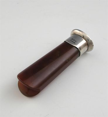 Appraisal: An Edwardian mounted agate seal with a Cornelian handle and