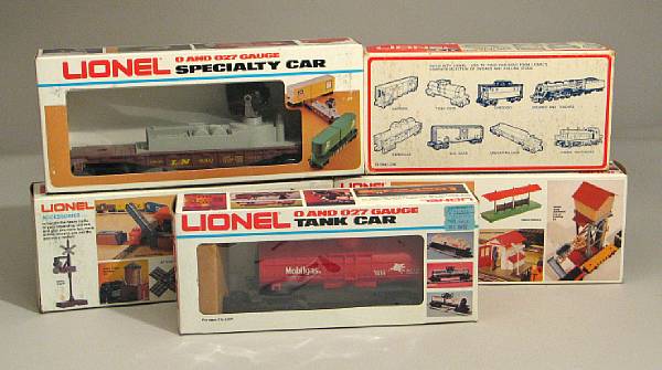 Appraisal: Lionel O Gauge Freight Cars Boxed array of cars in