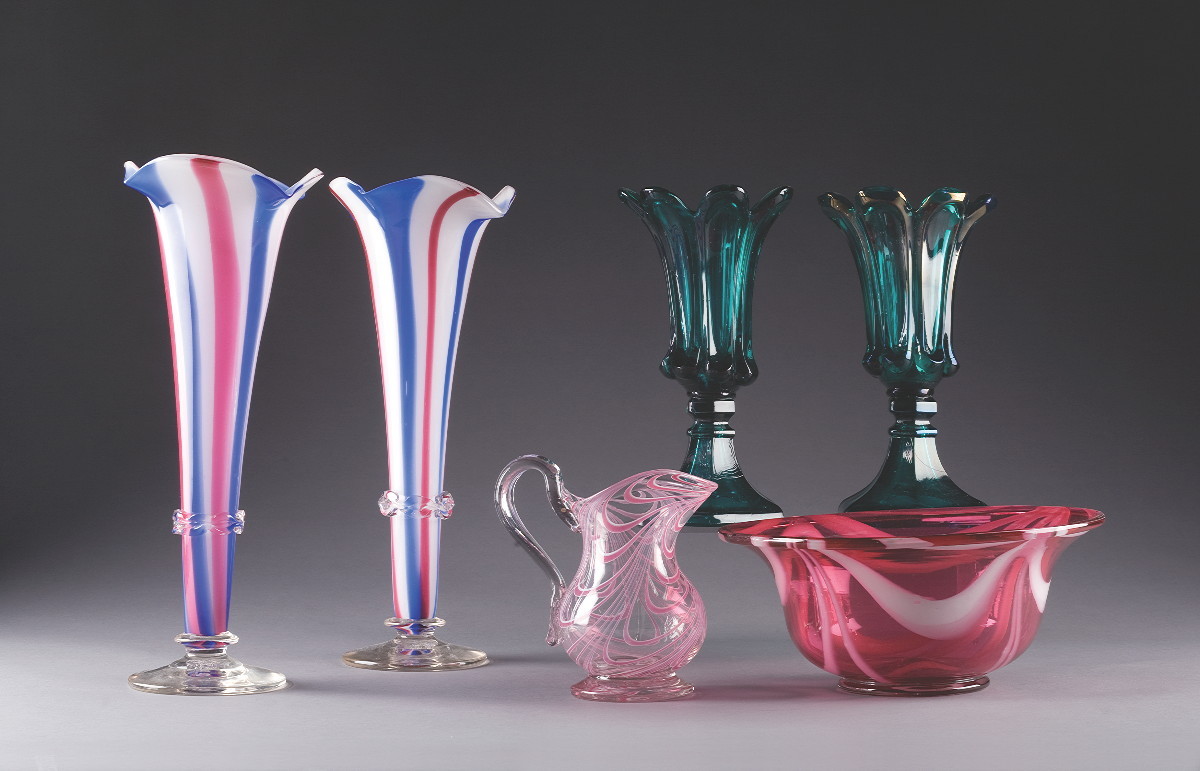 Appraisal: FREE-BLOWN MARBRIE GLASS MILK PITCHER AND A BASIN The milk