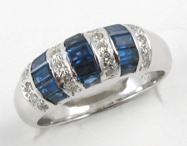 Appraisal: SAPPHIRE DIAMOND AND WHITE GOLD RING The k white gold