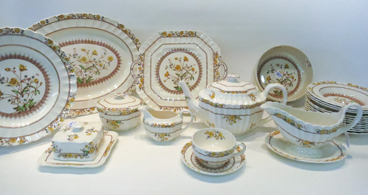 Appraisal: SPODE BUTTERCUP CHINA SET comprised of pieces - dinner plates