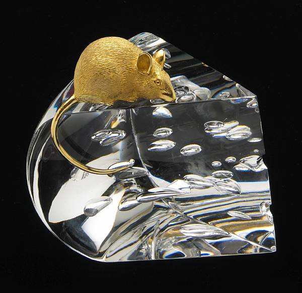 Appraisal: A Steuben clear glass and eighteen karat gold sculpture Mouse