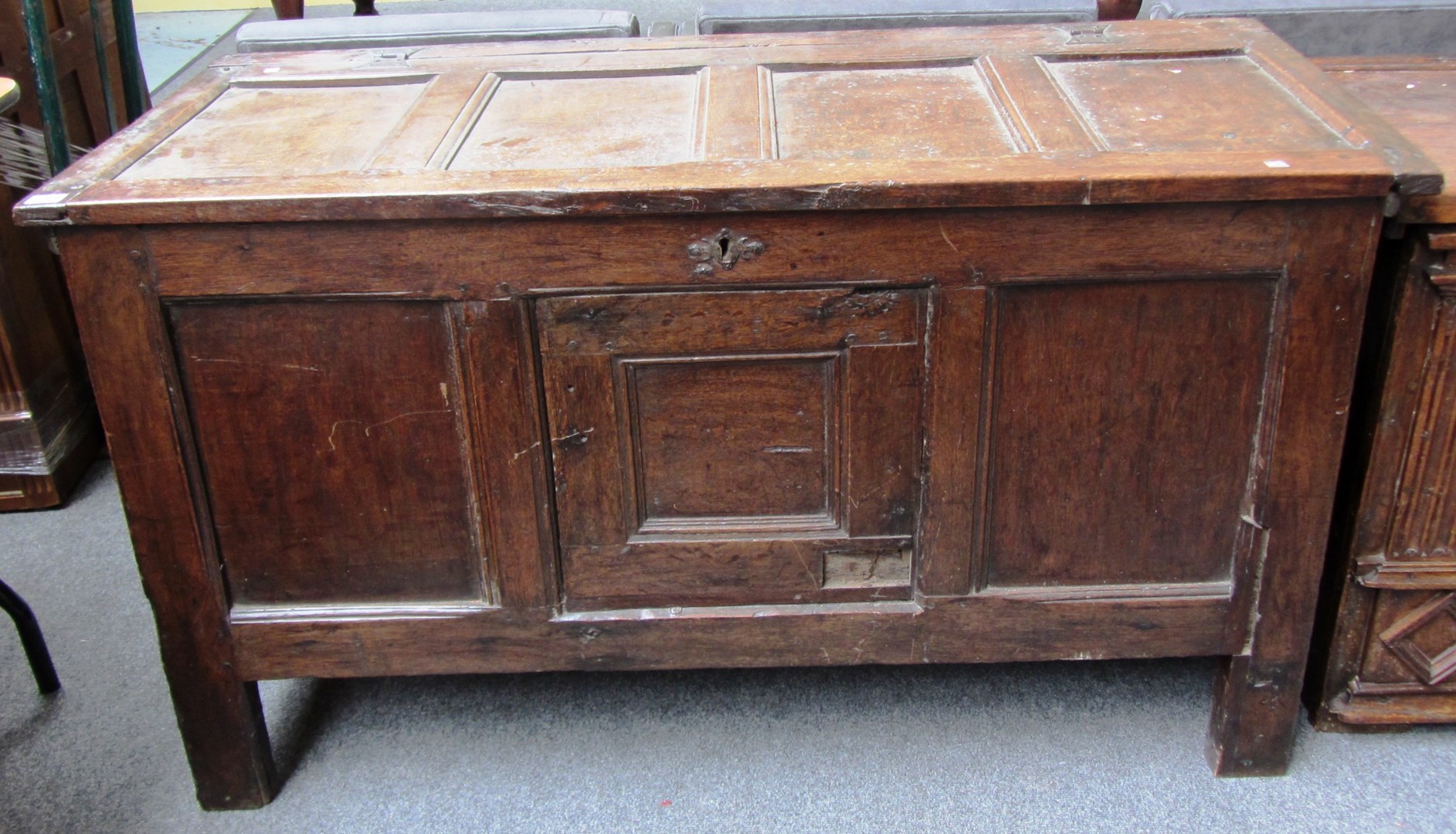 Appraisal: A th century oak coffer with triple panel top and