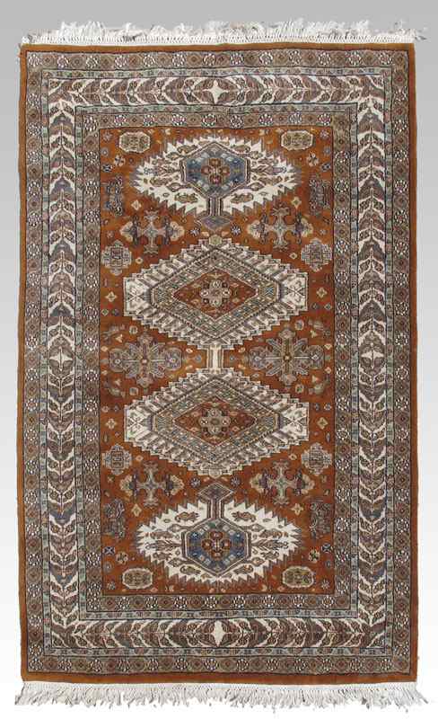 Appraisal: MODERN PAKISTANI HAND KNOTTED WOOL RUG ' '' x '