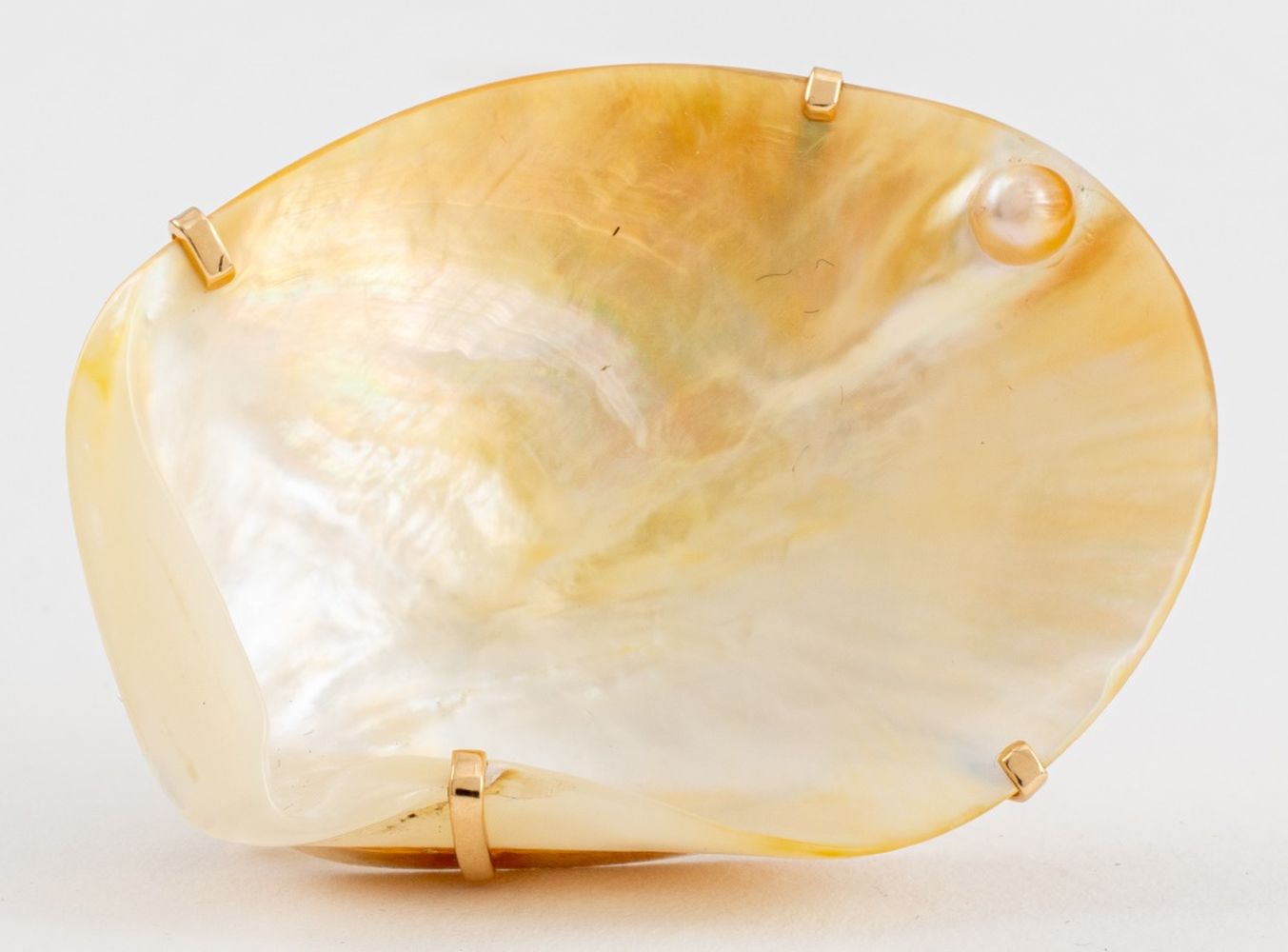 Appraisal: K YELLOW GOLD MOTHER OF PEARL SHELL BROOCH Studio jewelry