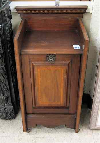 Appraisal: AN EDWARDIAN MAHOGANY COAL STORAGE CABINET English c - the