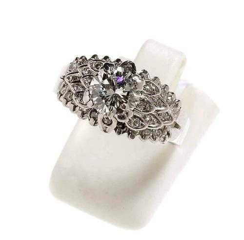 Appraisal: DIAMOND RING ca White gold Decorative ring the top set