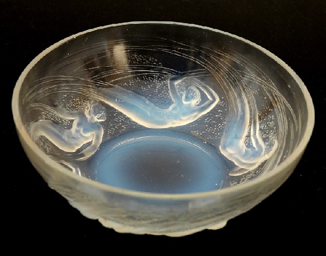 Appraisal: A RENE LALIQUE ONDINES OPALESCENT GLASS BOWL Model introduced Circular