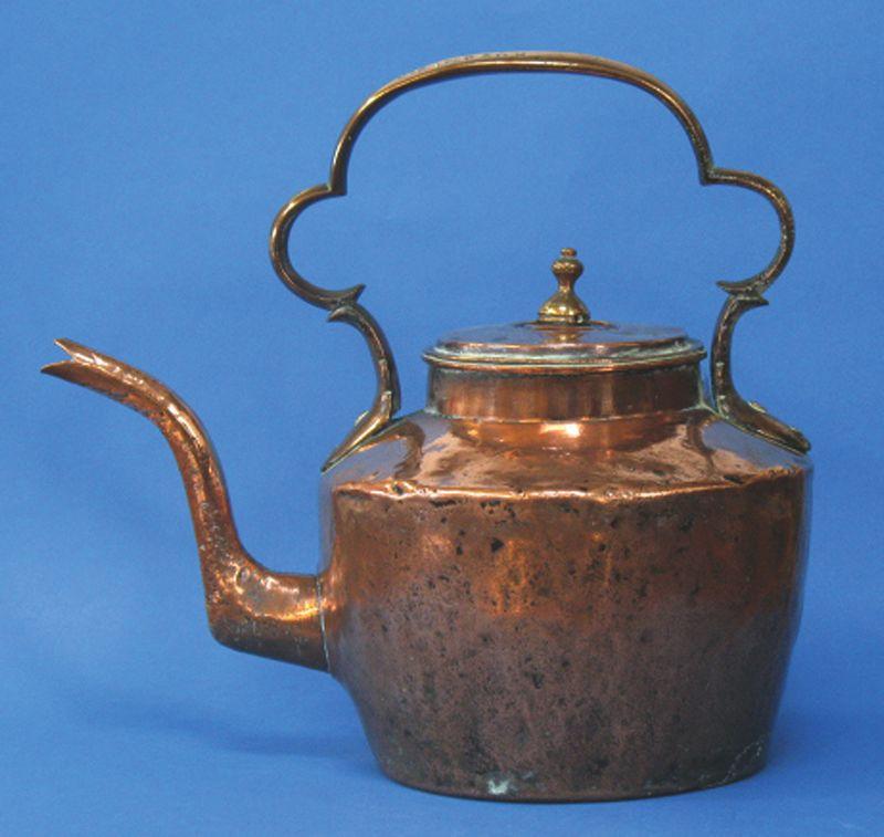 Appraisal: A VICTORIAN COPPER KETTLE with a scrolling handle stamped B