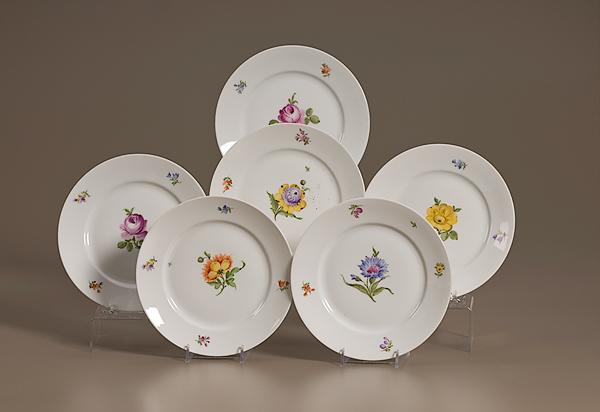 Appraisal: NYMPHENBURG ANTIQUE BOUQUET BREAD PLATES Continental th century Set of