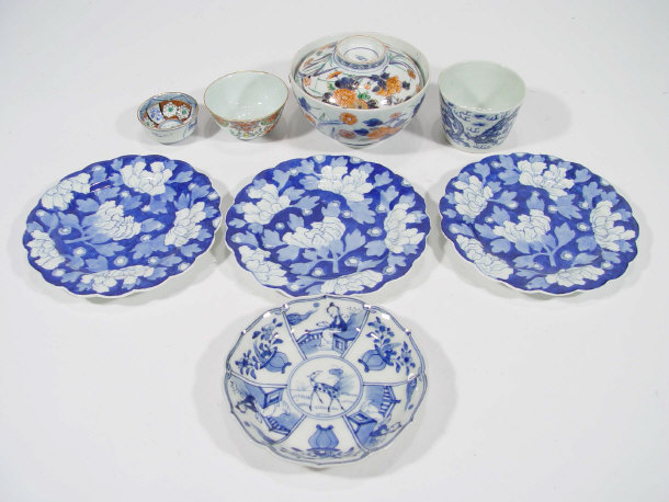 Appraisal: Eight Oriental porcelain items - An Imari style soup bowl