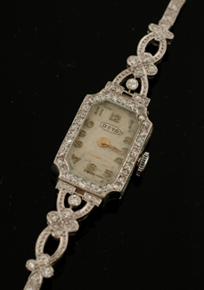 Appraisal: A Ladies Octo diamond wristwatch Manual rectangular cream dial with