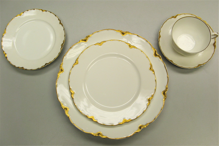 Appraisal: HAVILAND CO LIMOGES PORCELAIN DINNER SET pieces gold decorated on