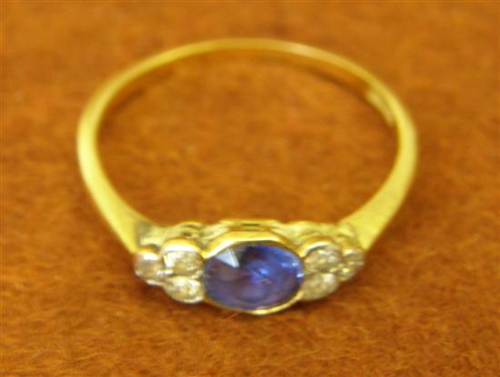 Appraisal: Sapphire ring with diamond set trefoil shoulders