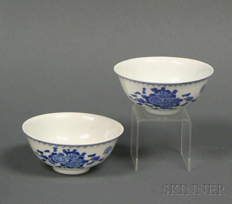 Appraisal: Pair of Blue and White Bowls Kuang Hsu mark -