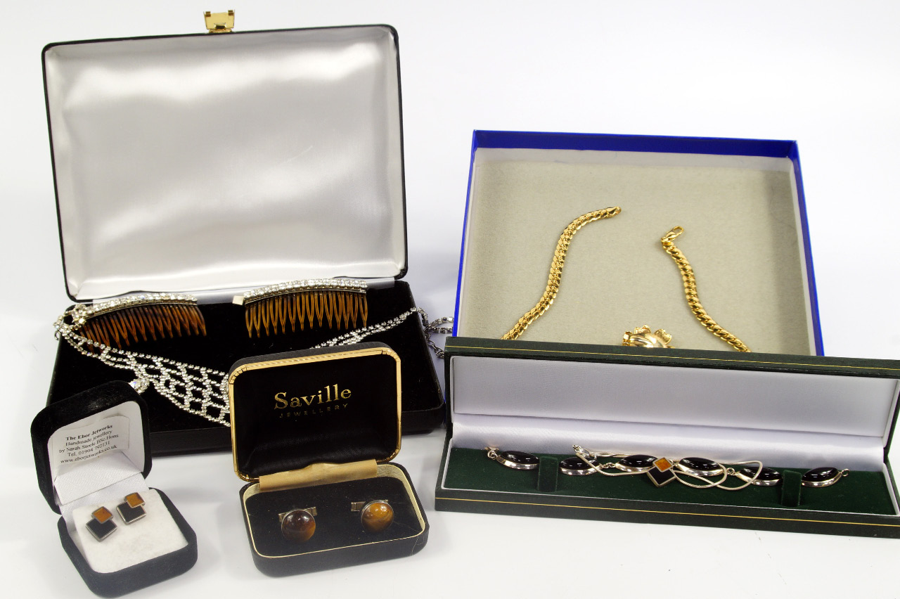 Appraisal: A quantity of silver and costume jewellery and watches including