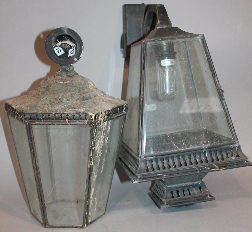 Appraisal: A Regency style glass hanging lantern with metal casing and