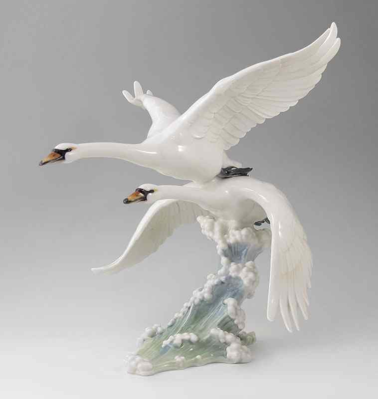 Appraisal: HUTSCHENREUTHER PORCELAIN MODEL OF TWO SNOW GEESE IN FLIGHT A