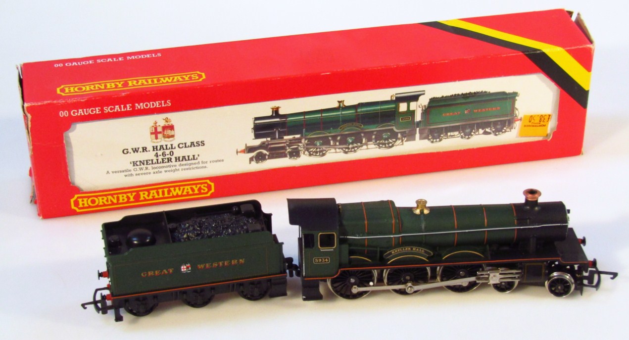 Appraisal: A Hornby railways OO-gauge scale model GWR Hall class -