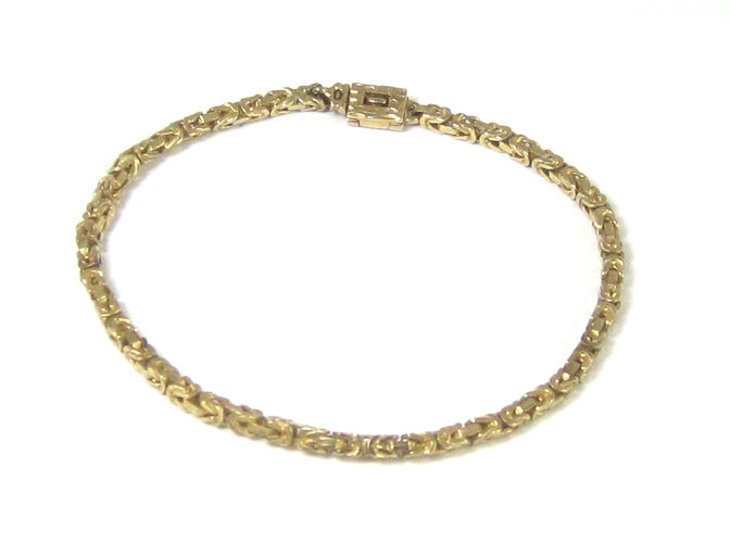 Appraisal: FOURTEEN KARAT GOLD CHAIN BRACELET square Byzantine pattern inch length