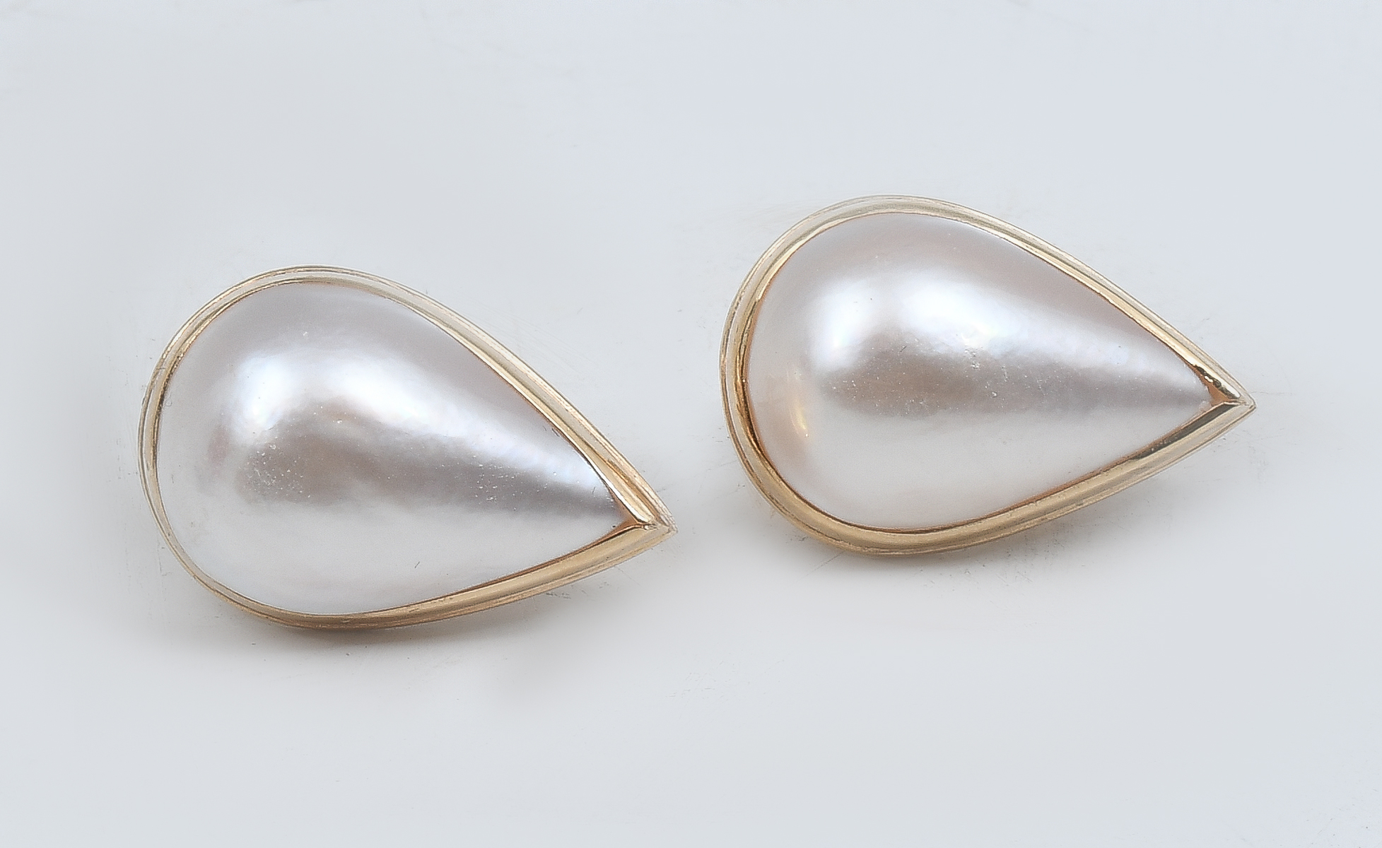 Appraisal: ELEGANT K PEAR SHAPE MABE PEARL EARRINGS K yellow gold