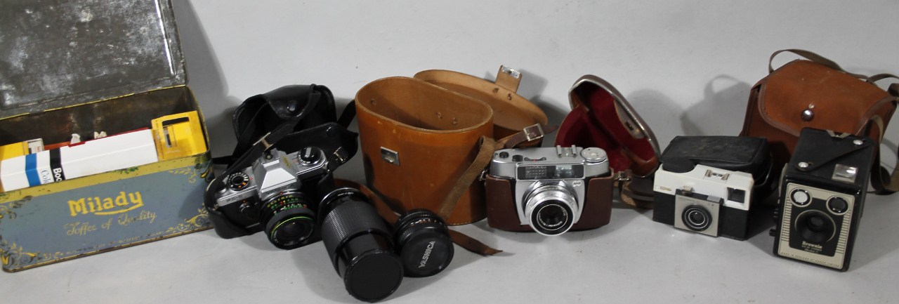 Appraisal: Various cameras accessories etc to include Mitkon MC Zoom lens