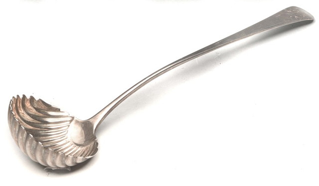 Appraisal: AN EARLY TH CENTURY SILVER LADLE with scallop shaped bowl