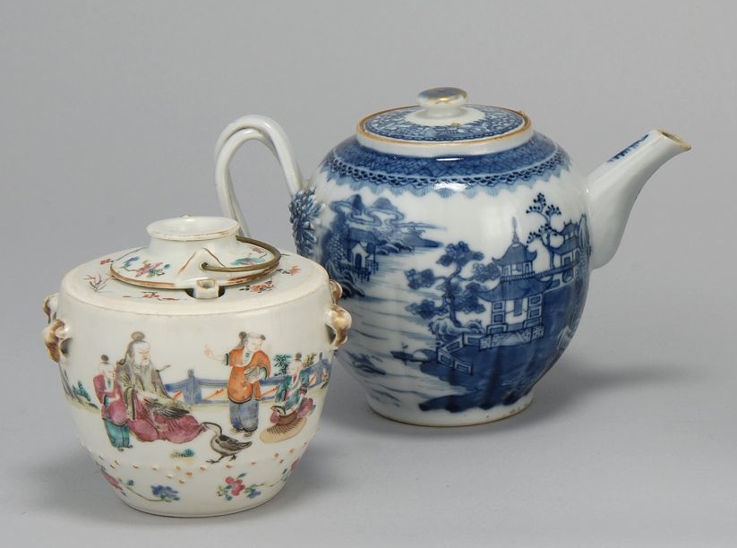 Appraisal: TWO PIECES OF CHINESE EXPORT PORCELAIN Circa Globular teapot with